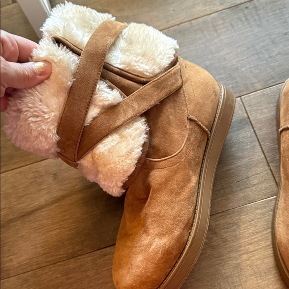 Brown Suede Boots w - Picture 3 of 7